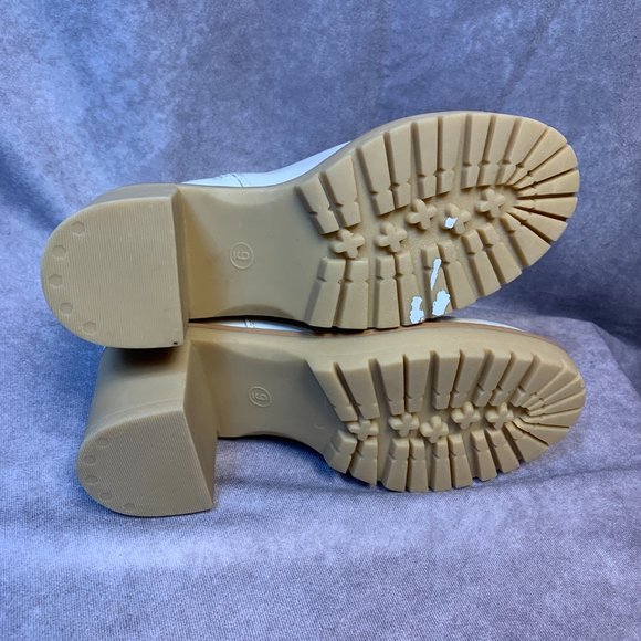 Universal Threads Katrina Boots in Off-White. - Picture 9 of 11